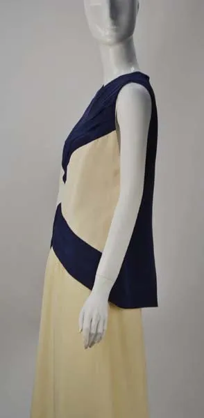 1990s Oscar de la Renta Navy and Cream Silk Ensemble