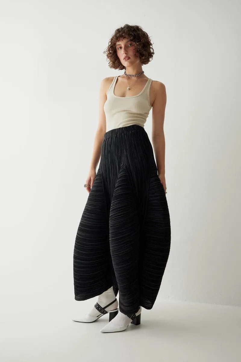 BLACK A-LINE MAXI PLEATED SKIRT