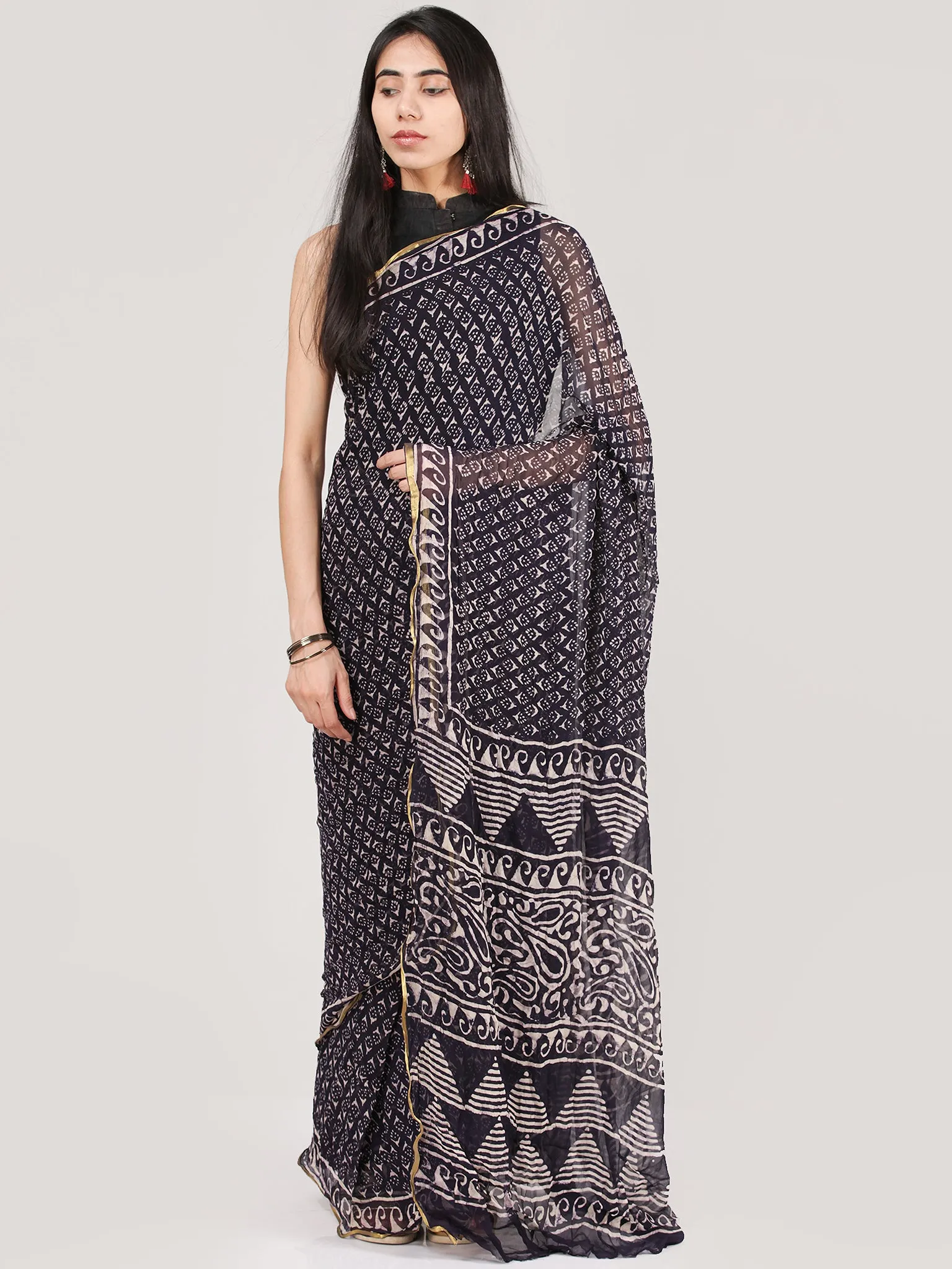 Dark Blue Off White Hand Block Printed Chiffon Saree With Zari Border - S031704692