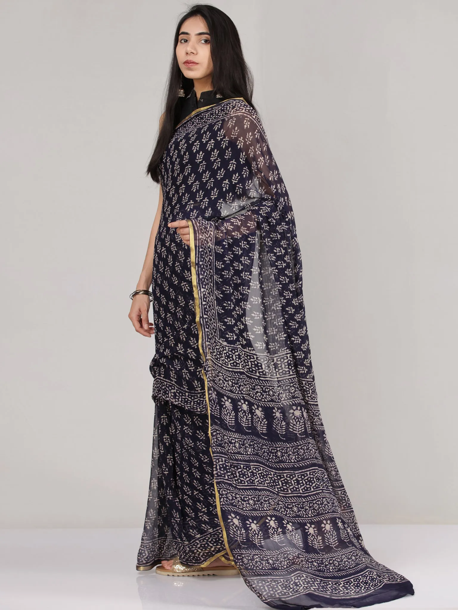 Navy Blue Offwhite Hand Block Printed Chiffon Saree With Zari Border - S031704681